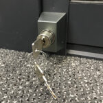 Schloss mit Bolzen und Schlüssel für Glasschiebewand – Bild 4